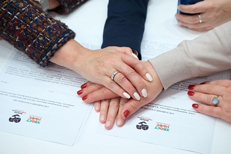 «Хвост Ньюс» и фонд «Возьми счастье в дом» стали партнерами в решении проблемы безнадзорных животных