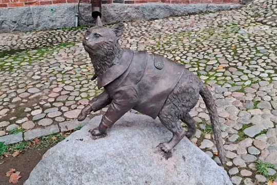 В Выборгском замке появился памятник коту Филимону В Выборгском замке появился памятник коту Филимону